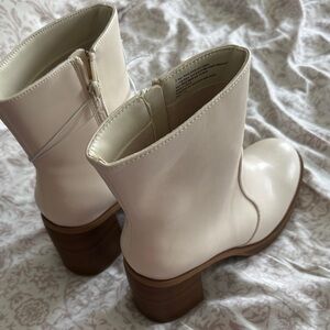 Universal Thread Cream Heeled Boots